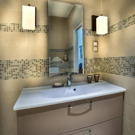 فندق مبيت وإفطار Domaine De Labarthe 4*