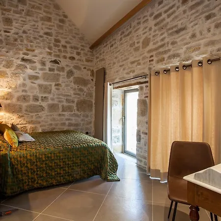 Domaine De Labarthe Bed & Breakfast